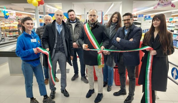 inaugurazione Dpiù di Asti