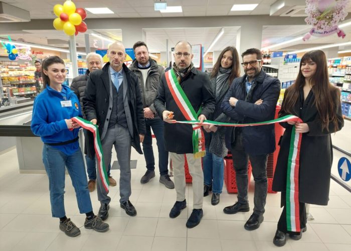 inaugurazione Dpiù di Asti