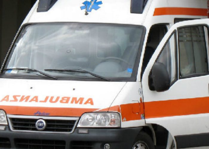 Incidente stradale in località Valbellaa causa del ghiaccio sull'asfalto