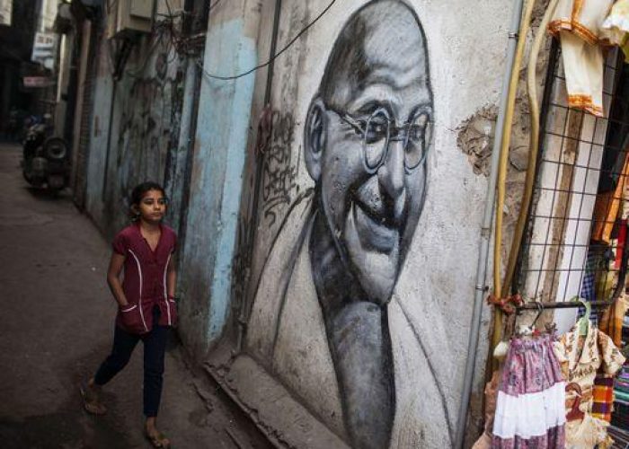India/ All'asta i sandali del Mahatma Gandhi in Inghilterra