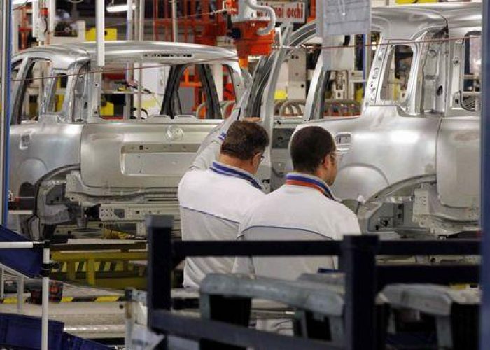 Industria/ Istat: Produzione 2012 crolla del 6,7%,peggio da 2009