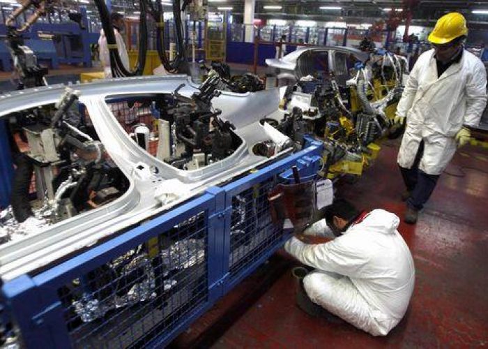 Industria/ Istat: Produzione marzo -5,2% su anno, -0,8% su mese