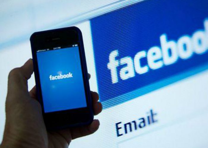 Insultava l'ex moglie dalla bacheca di facebook