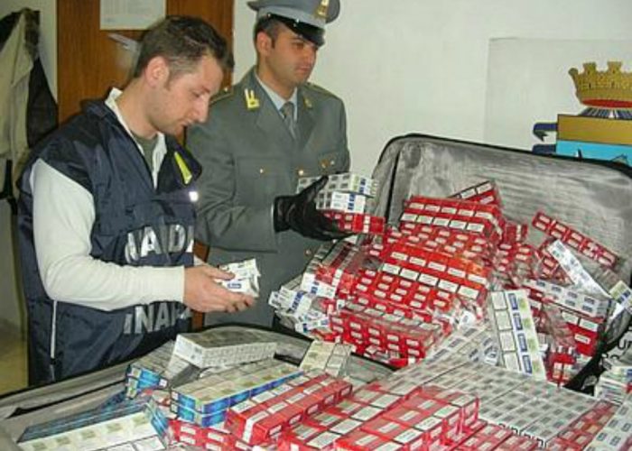 Intercettato carico di sigarette di contrabbando