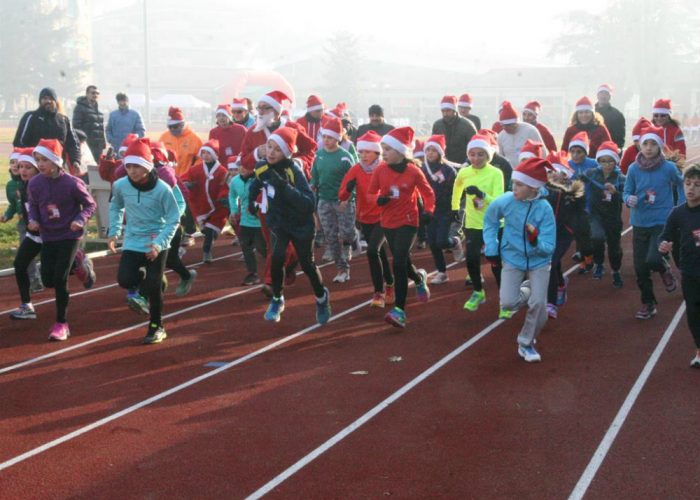 La carica dei 242 babbi nataleper la Christmas Running
