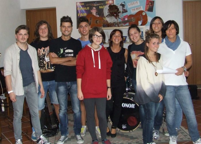 La giovane cantautrice sandamianese Lizzie sul palco del "Mei 2.0" di Faenza