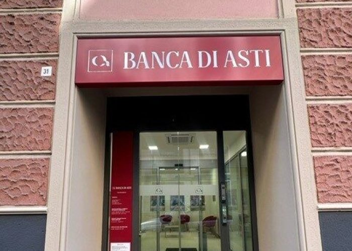 la nuova filiale Banca di Asti a Savona in Via dei Vegerio ()