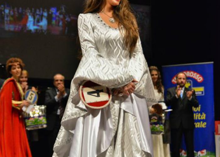 La regina del Palio è Alessia BertanaViene da Moncalvo la Damigella 2013