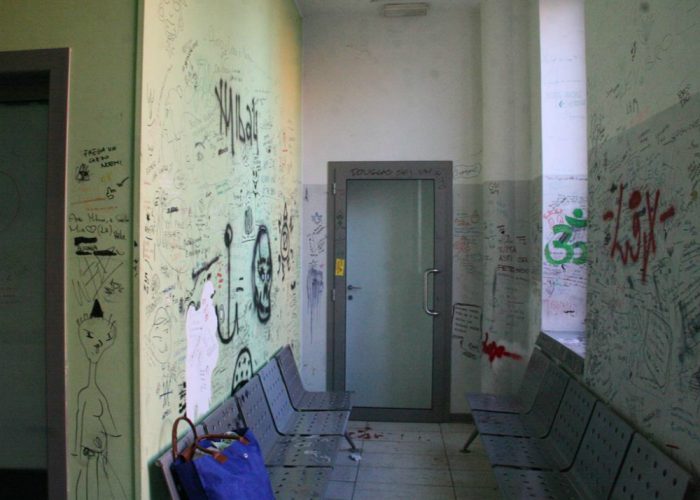 La sala dattesa del Movicentrosarà ripulita da tutti i graffiti