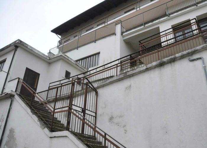 La scuola è costruita sul crutin«Nessun rischio per i bambini»