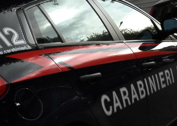 Lei 50 anni, lui 27: madre e figliosuicidi in un appartamento di Canelli