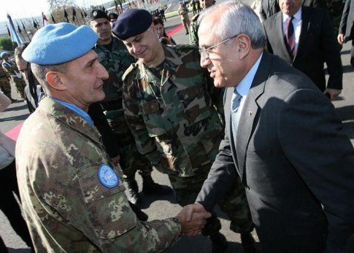 Libano/ Presidente libanese in visita al comando di Unifil