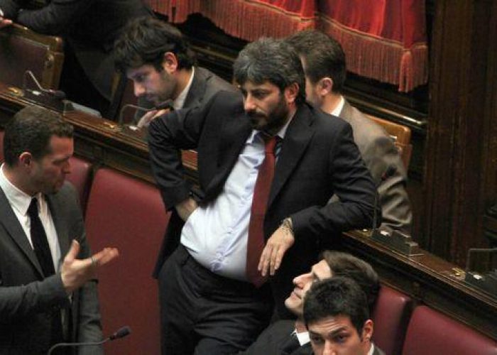 M5S/ Grillo rilancia Fico:Vogliono solo metterci uno contro altro