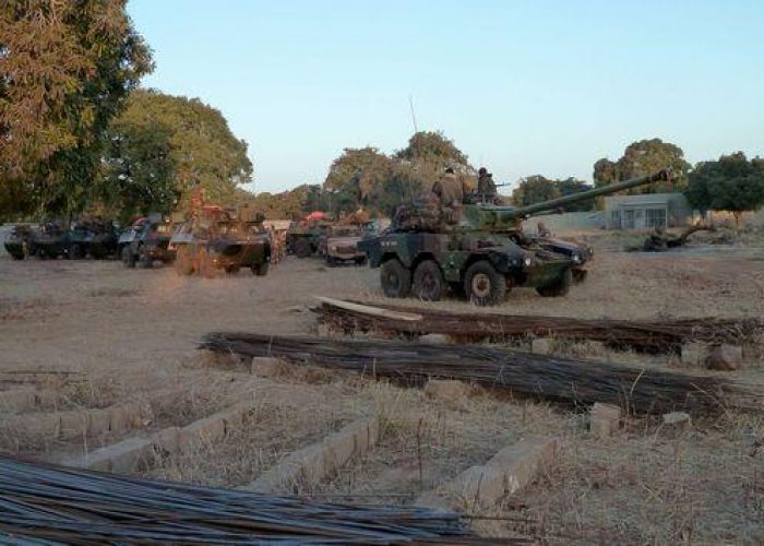 Mali/ Parigi: Sostegno militare da una decina di paesi