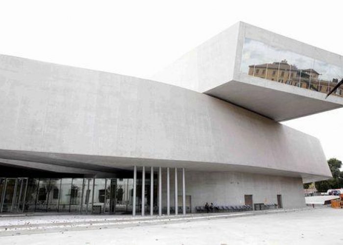 Maxxi/ Portoghesi: il Maxxi ha avuto un costo sproporzionato