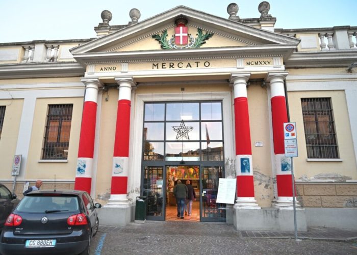 mercato coperto asti esterno