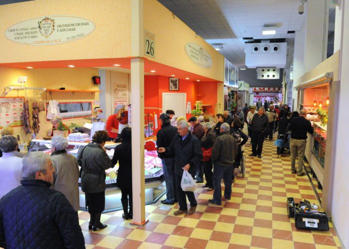 Mercato coperto, i commercianti chiedono aiuti