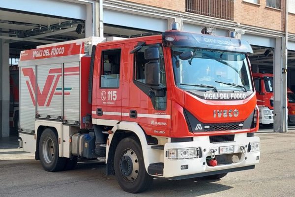 mezzo dei vigili del fuoco di Asti