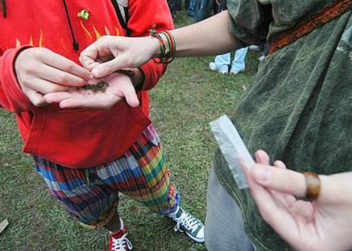 Minorenne denunciato per spaccio di droga