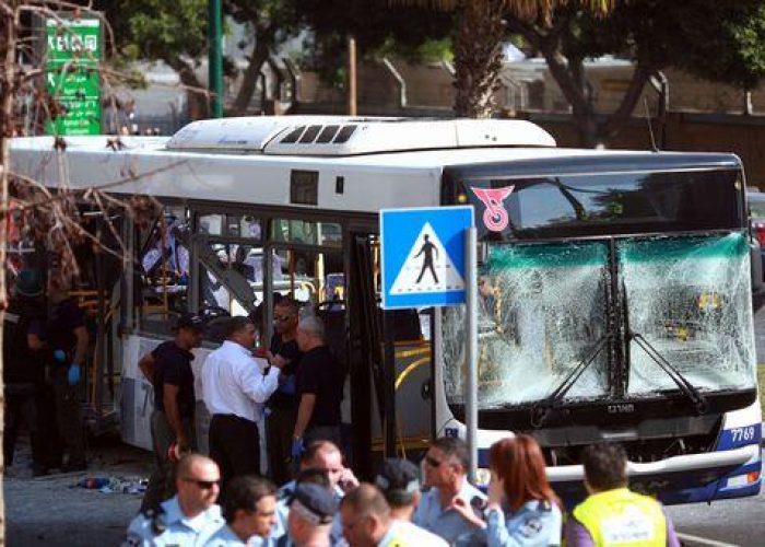 M.O./ Almeno 21 i feriti a Tel Aviv, caccia a due terroristi