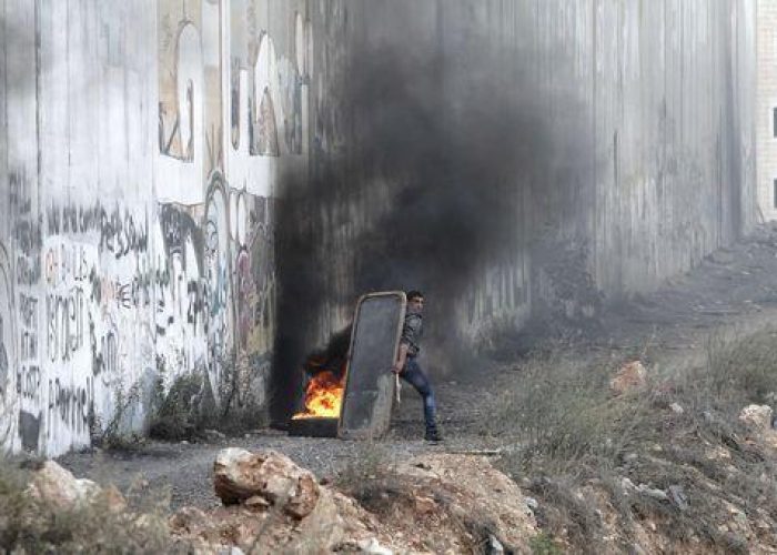 M.O./ Non si fermano le violenze, almeno 12 morti a Gaza