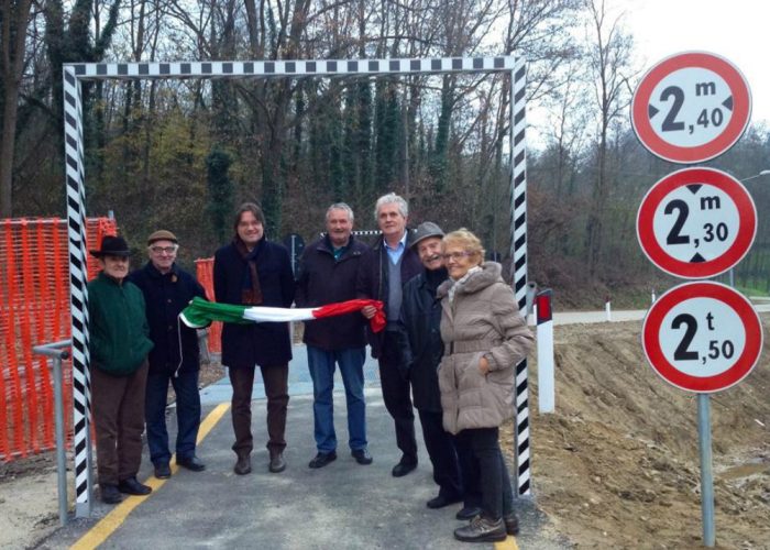 Montegrosso Cinaglio, dopo il crolloriapre il ponte costruito in economia