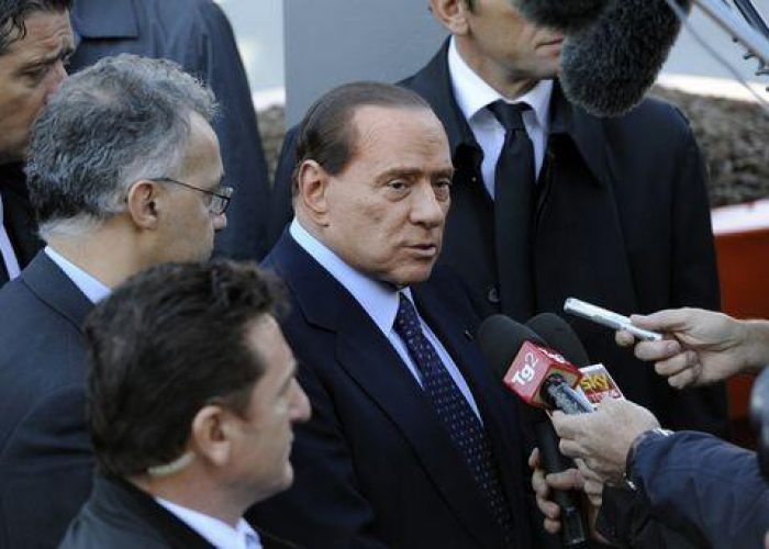Monti/ Berlusconi: Ingroia a giustizia e Fini a fogne, che incubo
