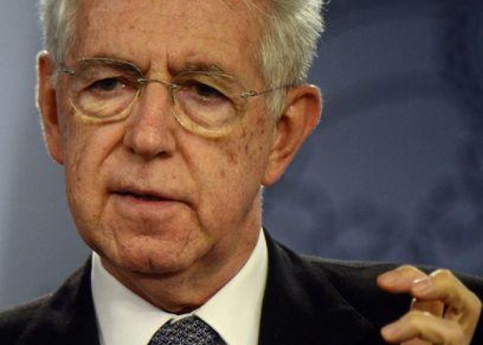 Monti: Governo 'maledetto', ma più gradito dei partiti