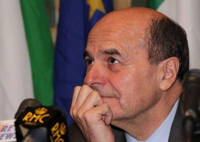 Mps/ Bersani: Caso isolato, sistema bancario italiano è stabile