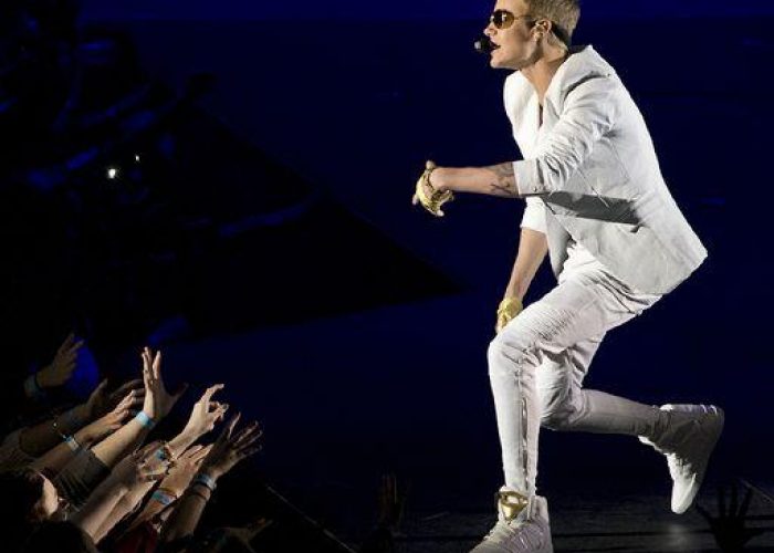 Musica/ Crisi respiratoria,Justin Bieber interrompe show a Londra