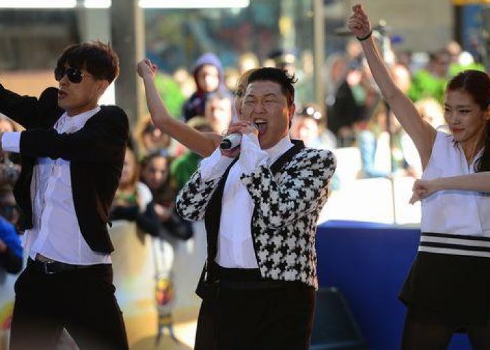 Musica/ PSY porta il "Gangnam" in Italia e apre derby Roma-Lazio