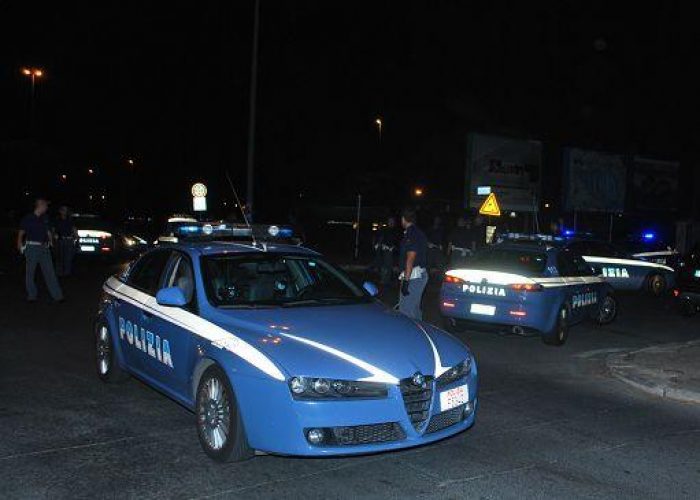 Napoli, irruzione uffici Questura: cinque immigrati arrestati