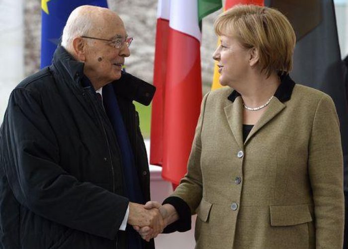 Napolitano a Merkel: L'Italia mantiene i suoi impegni in Ue