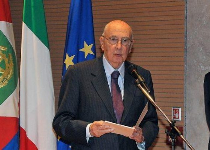 Napolitano gela Pdl: campagna elettorale breve per bene del Paese
