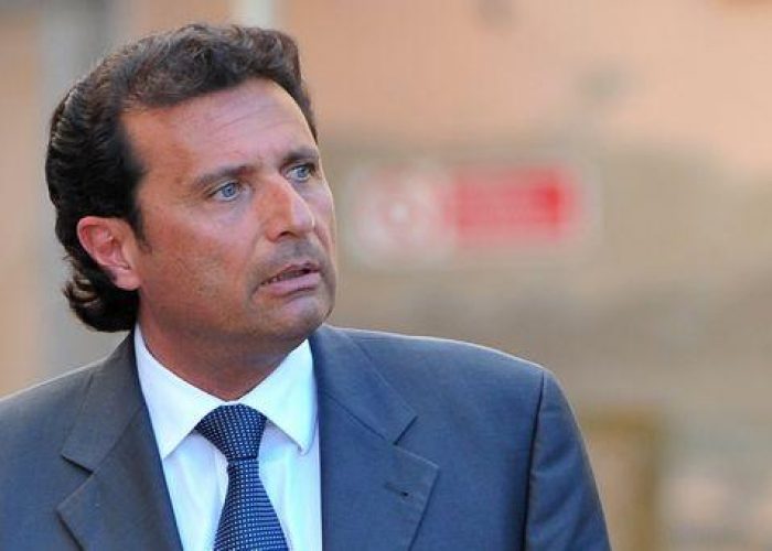 Naufragio Giglio/ Schettino in aula, scontro su reato ambientale