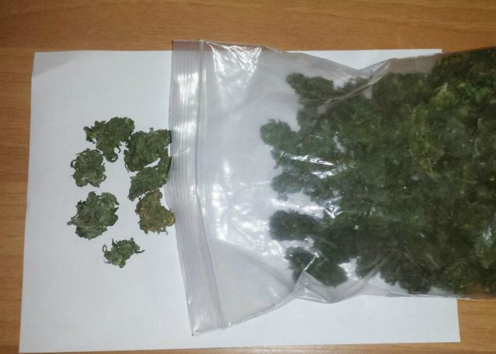 Nizza, arrestato pizzaiolocon un etto di marijuana