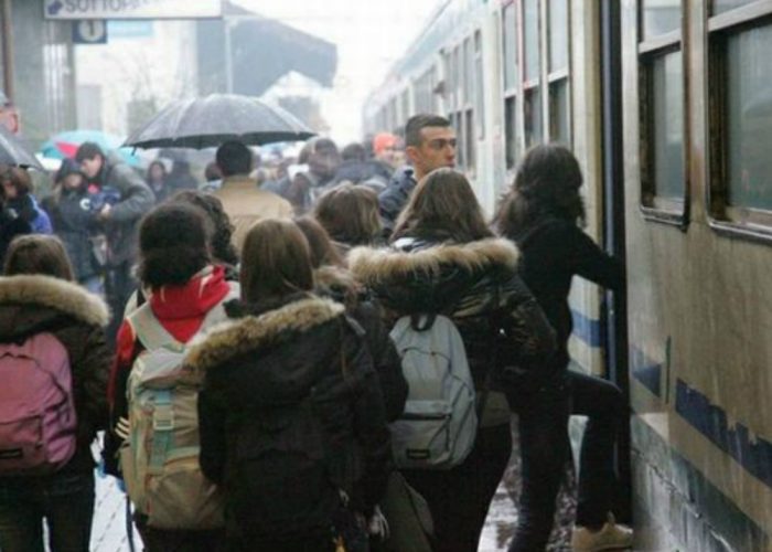 Nuovo orario, penalizzati i pendolariA rischio anche la tratta per Milano