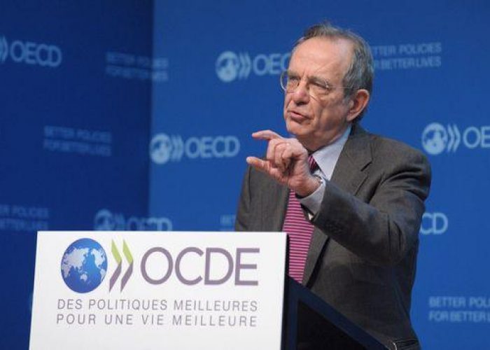 Ocse/ Padoan: Disoccupazione va affrontata con molta più forza