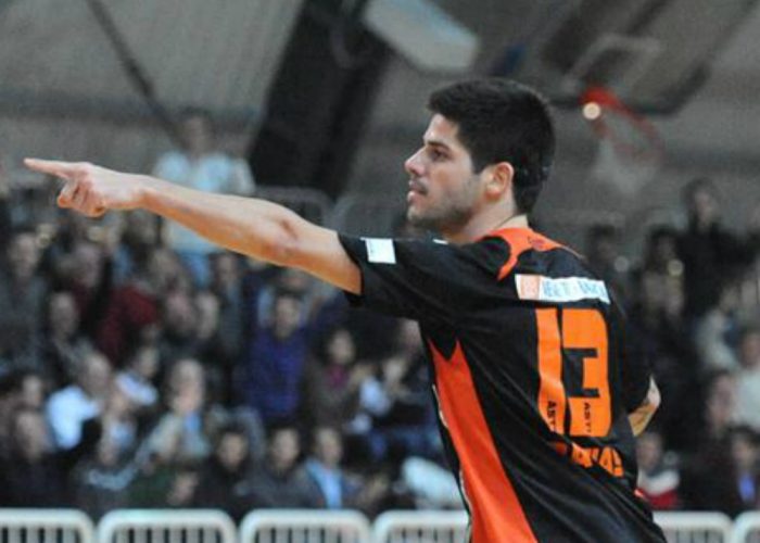 Orange, rimonta e poker al Venezia