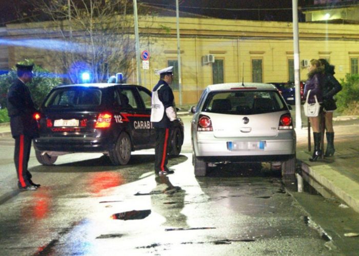 Ordinanza anti prostituzione,pioggia di multe a lucciole e clienti