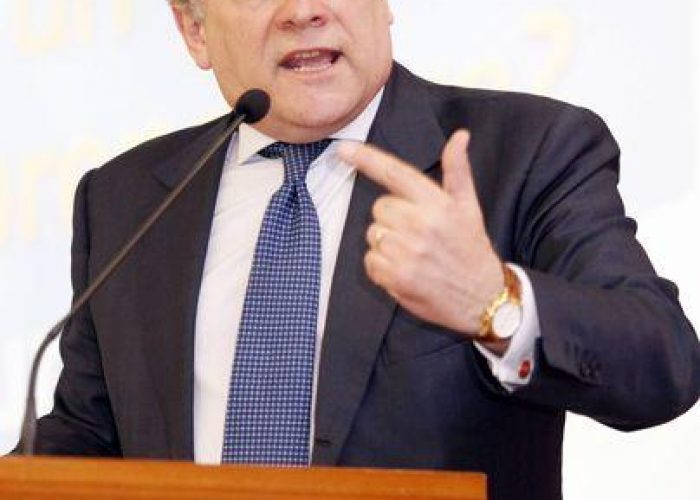 P.A./ Tajani a Saccomanni: Meglio liquidare debiti entro 2014