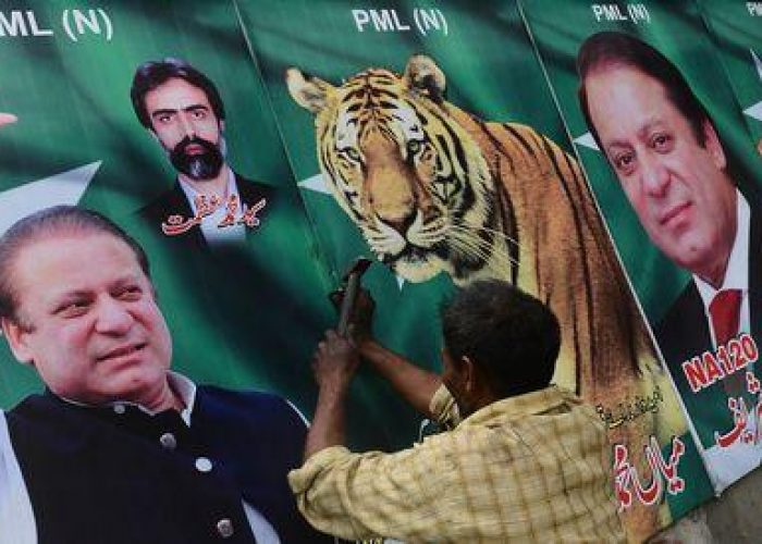 Pakistan/ Sharif vota a Lahore: "Prego Allah che tutto vada bene"