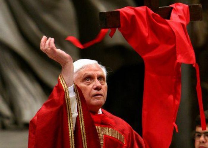 Papa/ Sole24Ore: Tre mesi fa intervento al cuore  e pacemaker