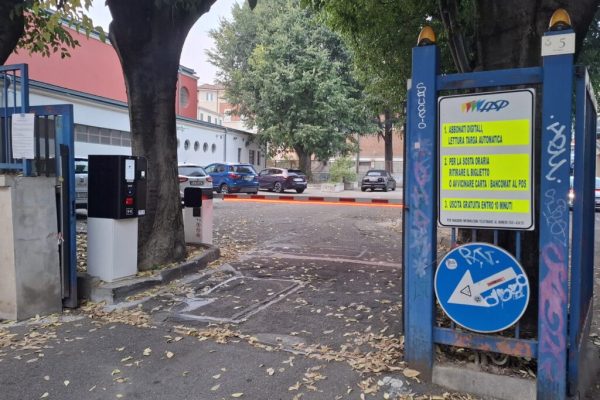 parcheggio ingresso via Natta