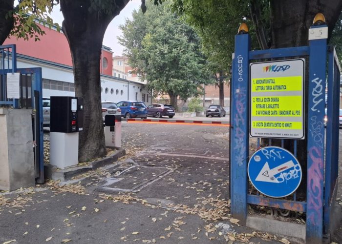parcheggio ingresso via Natta