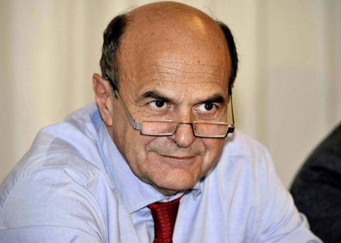 Pd/ Bersani: Fare il congresso il prima possibile