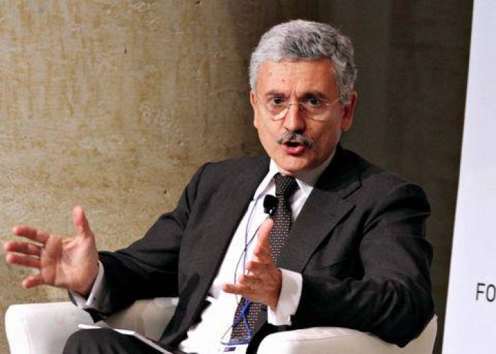 Pd/ D'Alema: Mi auguro soluzione unitaria per rilancio partito