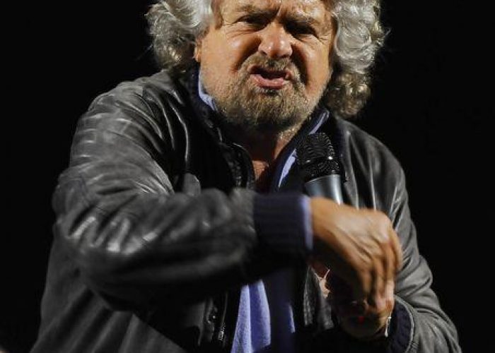 Pd/ Grillo attacca 'squadrone' Bersani:Penati regia,Monti patron