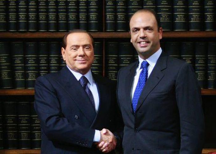 Pdl/ Alfano da Berlusconi ad Arcore, con loro anche Letta