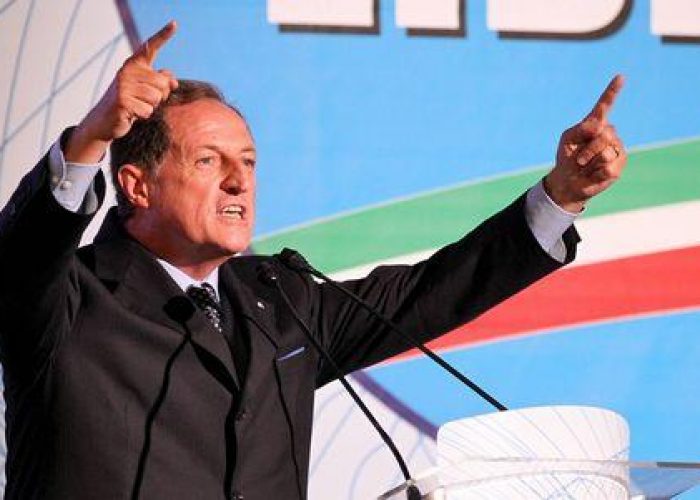 Pdl/ Berlusconi: Non mi ricandido, ora primarie